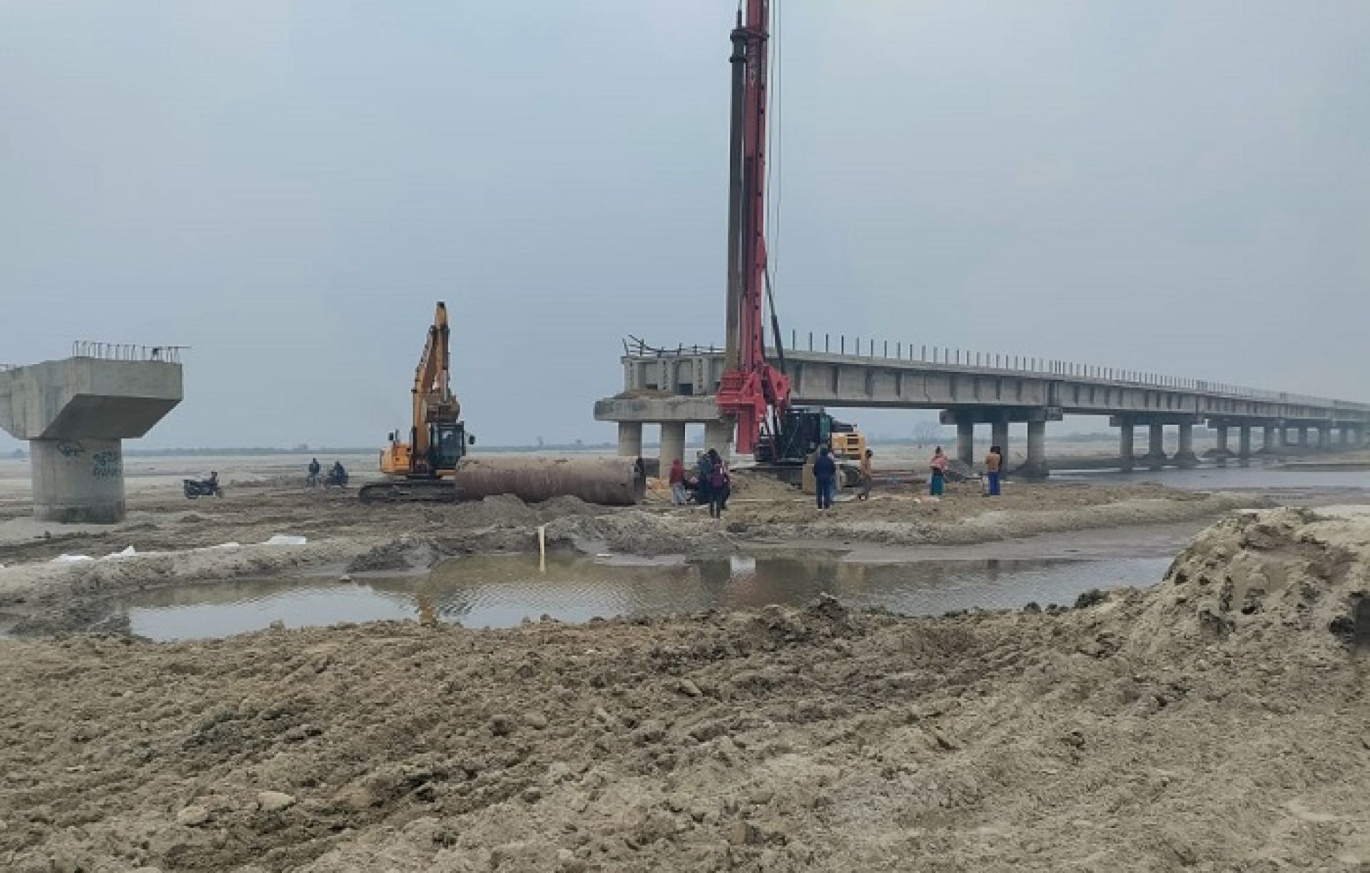 सिराहा र धनुषा जोड्ने कमला पुलको बाँकी काम हुँदै, चैतभित्र सञ्चालनमा ल्याउन लक्ष्य